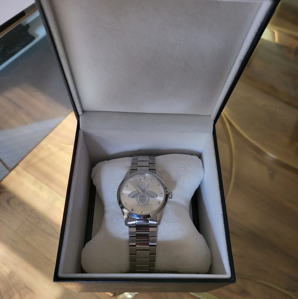 Authentic Gucci Bee Watch 38MM - Picture 8 of 11